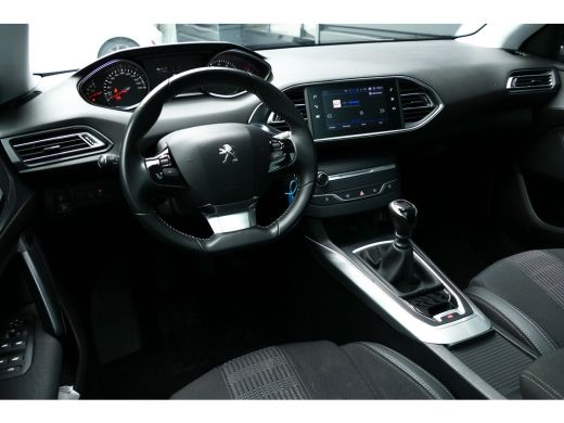 Peugeot 308 SW Peugeot 1.2 PURETECH 130PK ALLURE / NAVI / LED / CLIMA / PDC / 16"LMV / CAMERA / PANO.DAK / TR... ActivLease financial lease