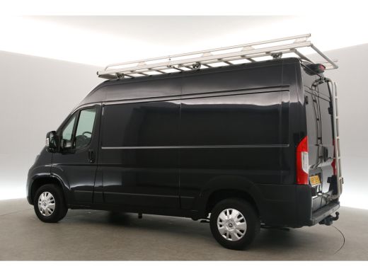 Peugeot Boxer 335 2.0 BlueHDI L2H2 164PK Airco Camera Cruise Navigatie PDC 3 Persoons LED Imperiaal Trekhaak ActivLease financial lease