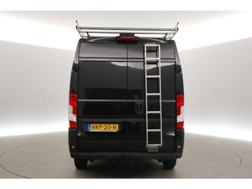 Peugeot Boxer 335 2.0 BlueHDI L2H2 164PK Airco Camera Cruise Navigatie PDC 3 Persoons LED Imperiaal Trekhaak ActivLease financial lease