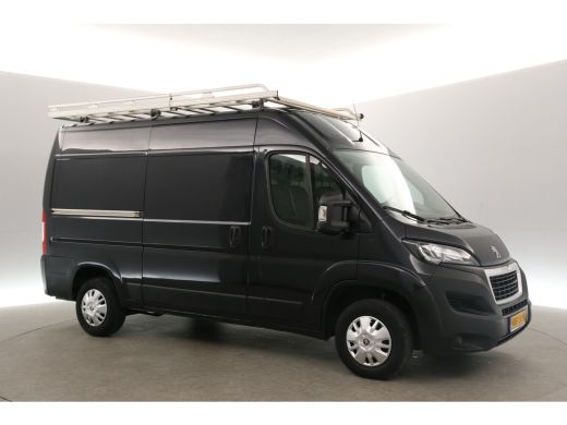 Peugeot Boxer 335 2.0 BlueHDI L2H2 164PK Airco Camera Cruise Navigatie PDC 3 Persoons LED Imperiaal Trekhaak ActivLease financial lease
