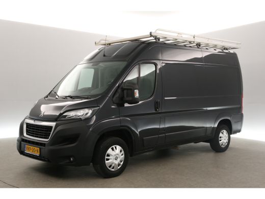 Peugeot Boxer 335 2.0 BlueHDI L2H2 164PK Airco Camera Cruise Navigatie PDC 3 Persoons LED Imperiaal Trekhaak ActivLease financial lease