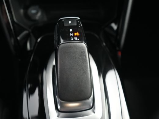 Peugeot e-2008 Peugeot EV Allure Pack 50 kWh | Achteruitrijcamera | Airco (automatisch) | Keyless start ActivLease financial lease
