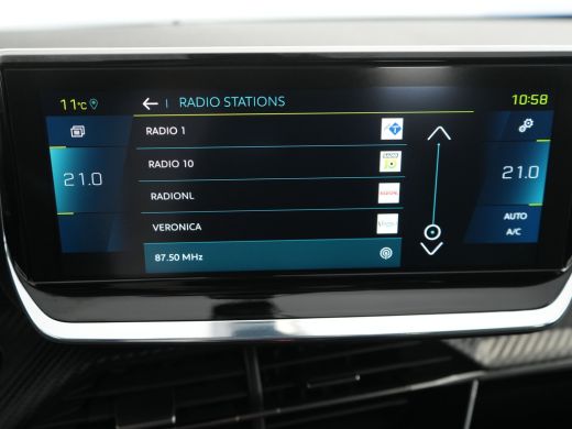 Peugeot e-2008 Peugeot EV Allure Pack 50 kWh | Achteruitrijcamera | Airco (automatisch) | Keyless start ActivLease financial lease