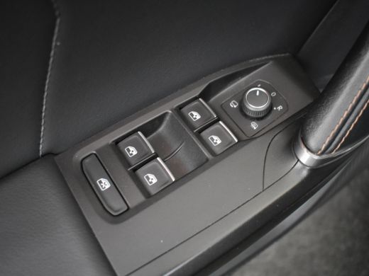Seat Formentor 1.4 e-Hybrid VZ Performance 245pk | Panorama dak | Keyless | Dodehoekdetectie | 360 camera | Navi... ActivLease financial lease