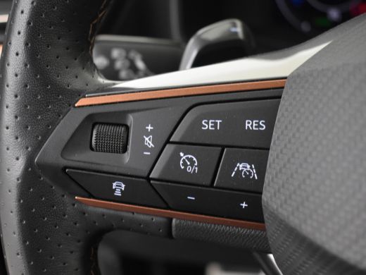 Seat Formentor 1.4 e-Hybrid VZ Performance 245pk | Panorama dak | Keyless | Dodehoekdetectie | 360 camera | Navi... ActivLease financial lease