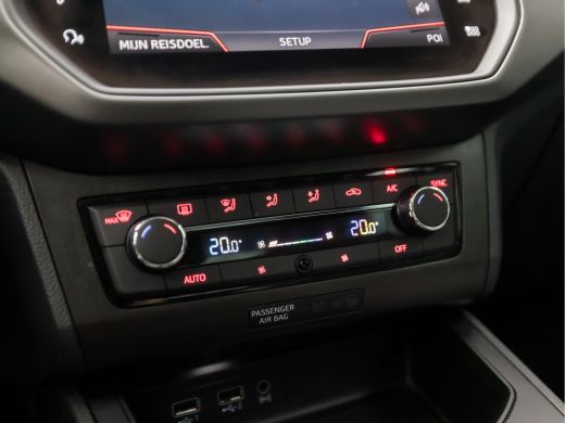 Seat Ibiza 1.0 TSI Intense Sport (SCHUIFDAK, APPLE CARPLAY, GROOT NAVI, CLIMATE, CAMERA, SPORTSTOELEN, LM VE... ActivLease financial lease