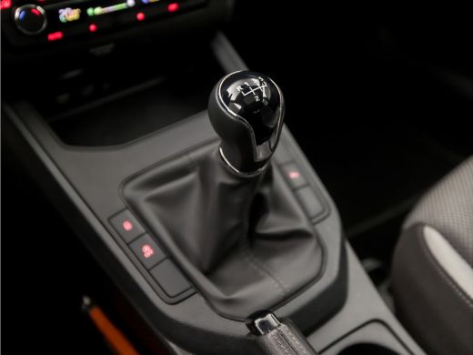 Seat Ibiza 1.0 TSI Intense Sport (SCHUIFDAK, APPLE CARPLAY, GROOT NAVI, CLIMATE, CAMERA, SPORTSTOELEN, LM VE... ActivLease financial lease