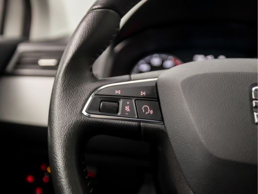 Seat Ibiza 1.0 TSI Intense Sport (SCHUIFDAK, APPLE CARPLAY, GROOT NAVI, CLIMATE, CAMERA, SPORTSTOELEN, LM VE... ActivLease financial lease