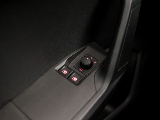 Seat Ibiza 1.0 TSI Intense Sport (SCHUIFDAK, APPLE CARPLAY, GROOT NAVI, CLIMATE, CAMERA, SPORTSTOELEN, LM VE... ActivLease financial lease