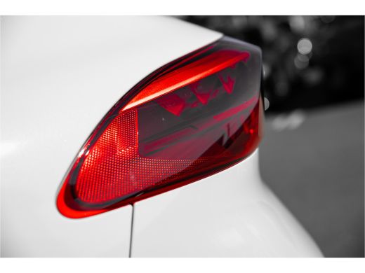 CUPRA Terramar 1.5TSI 272pk e-Hybrid VZ America's CUP | Panoramadak | Lederen bekleding | Trekhaak | Performance... ActivLease financial lease