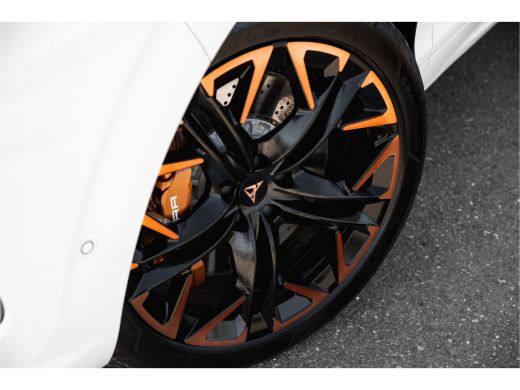 CUPRA Terramar 1.5TSI 272pk e-Hybrid VZ America's CUP | Panoramadak | Lederen bekleding | Trekhaak | Performance... ActivLease financial lease