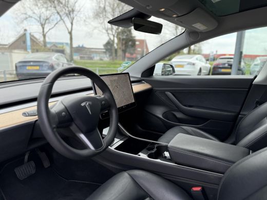Tesla Model 3 Range Plus | Autopilot | Panorama | Leder | Navi | Autopilot | Panorama | Leder | ActivLease financial lease