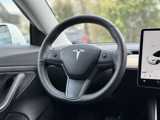 Tesla Model 3 Range Plus | Autopilot | Panorama | Leder | Navi | Autopilot | Panorama | Leder | ActivLease financial lease