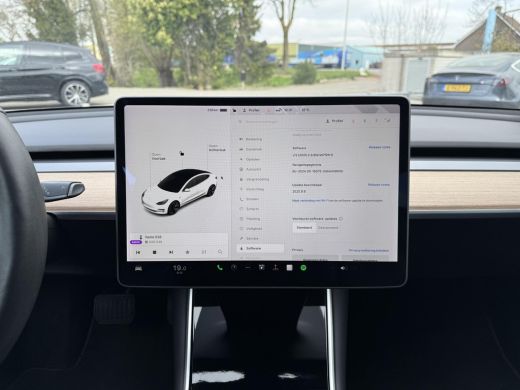 Tesla Model 3 Range Plus | Autopilot | Panorama | Leder | Navi | Autopilot | Panorama | Leder | ActivLease financial lease