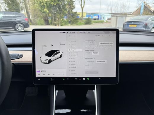 Tesla Model 3 Range Plus | Autopilot | Panorama | Leder | Navi | Autopilot | Panorama | Leder | ActivLease financial lease