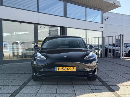 Tesla Model 3 Range Plus | Autopilot | Panorama | Leder | Navi | Camera ActivLease financial lease