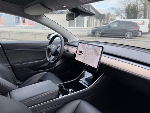 Tesla Model 3 Range Plus | Autopilot | Panorama | Leder | Navi | Camera ActivLease financial lease
