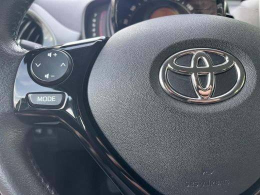 Toyota Aygo 1.0 VVT-i x-play | 5 deurs | Carplay | Airconditioning | Parkeercamera | Elektrische buitenspiege... ActivLease financial lease