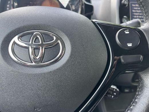 Toyota Aygo 1.0 VVT-i x-play | 5 deurs | Carplay | Airconditioning | Parkeercamera | Elektrische buitenspiege... ActivLease financial lease