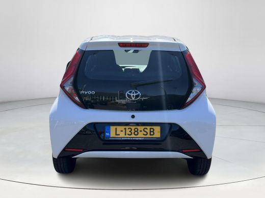 Toyota Aygo 1.0 VVT-i x-play | 5 deurs | Carplay | Airconditioning | Parkeercamera | Elektrische buitenspiege... ActivLease financial lease