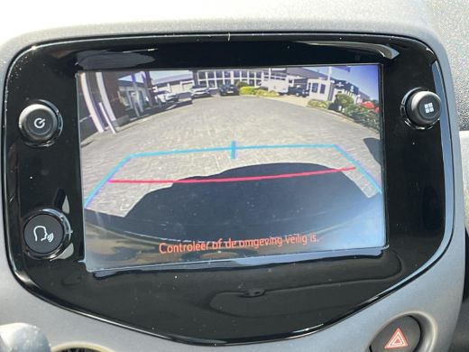 Toyota Aygo 1.0 VVT-i x-play | 5 deurs | Carplay | Airconditioning | Parkeercamera | Elektrische buitenspiege... ActivLease financial lease