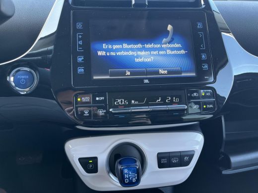 Toyota Prius 1.8 Plug-in Business Plus | JBL Audio | Leder | Dodehoek detectie | Navigatie | Stoelverwarming | ActivLease financial lease