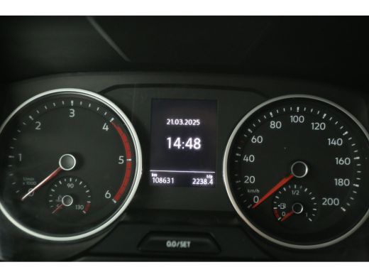 Volkswagen Crafter 35 2.0 TDI L3H3 141PK 3000KG Trekgew. Trekhaak Airco Camera Carplay Cruise Parkeersensoren ActivLease financial lease