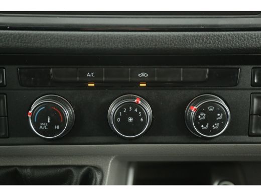 Volkswagen Crafter 35 2.0 TDI L3H3 141PK 3000KG Trekgew. Trekhaak Airco Camera Carplay Cruise Parkeersensoren ActivLease financial lease