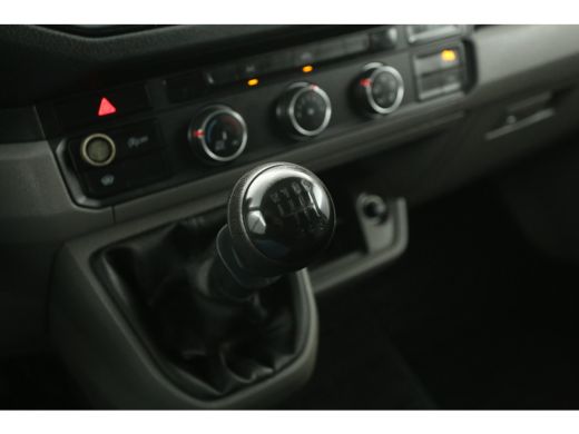 Volkswagen Crafter 35 2.0 TDI L3H3 141PK 3000KG Trekgew. Trekhaak Airco Camera Carplay Cruise Parkeersensoren ActivLease financial lease
