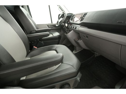 Volkswagen Crafter 35 2.0 TDI L3H3 141PK 3000KG Trekgew. Trekhaak Airco Camera Carplay Cruise Parkeersensoren ActivLease financial lease