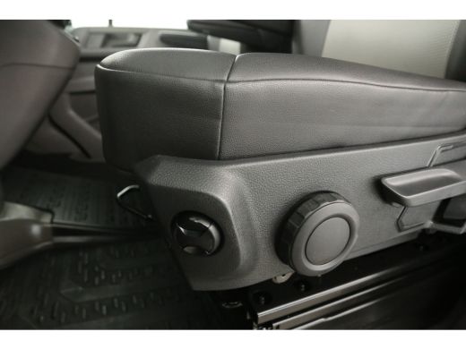 Volkswagen Crafter 35 2.0 TDI L3H3 141PK 3000KG Trekgew. Trekhaak Airco Camera Carplay Cruise Parkeersensoren ActivLease financial lease