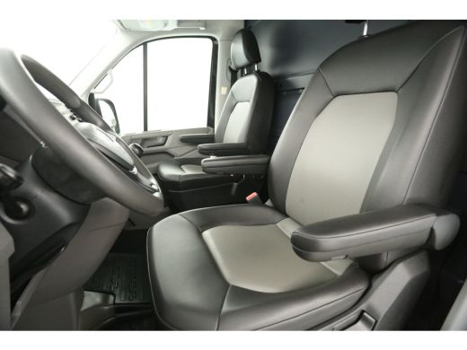 Volkswagen Crafter 35 2.0 TDI L3H3 141PK 3000KG Trekgew. Trekhaak Airco Camera Carplay Cruise Parkeersensoren ActivLease financial lease
