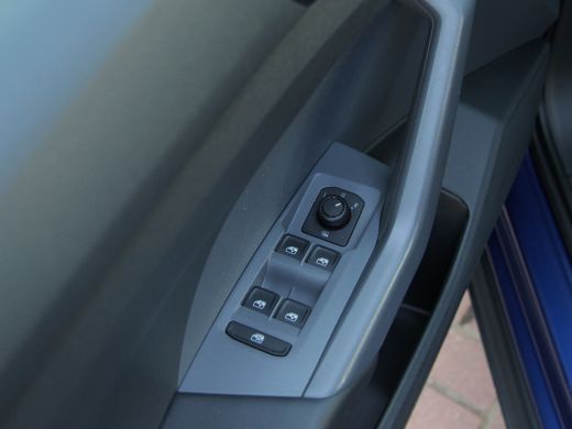 Volkswagen T-Cross 1.0 TSI Life | Carplay | Side assist| Full LED ActivLease financial lease