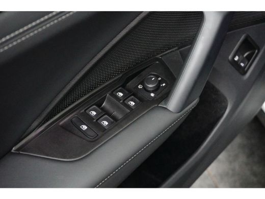 Volkswagen Tiguan 1.5 eHybrid DSG-6 204PK Life Edition | TREKHAAK | AUTO A. KLEP | STUUR + STOELVERW. ActivLease financial lease