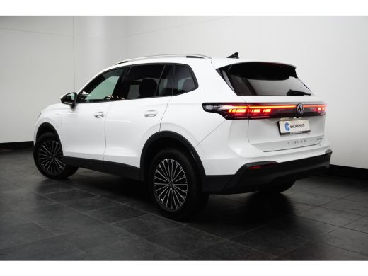 Volkswagen Tiguan 1.5 eHybrid DSG-6 204PK Life Edition | TREKHAAK | AUTO A. KLEP | STUUR + STOELVERW. ActivLease financial lease
