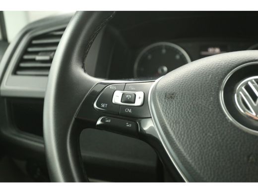 Volkswagen Transporter 150PK 2.0 TDI L2H1 DSG Automaat Airco Cruise Carplay  3 Persoons PDC Elektrpakket Trekhaak ActivLease financial lease