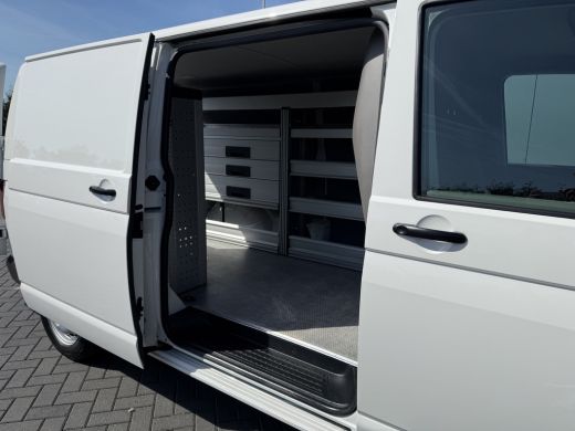 Volkswagen Transporter 2.0 TDI 6.1 / L2H1 / Highline / STOELVERW / 1e EIG. / BOTT INRICHTING / AIRCO / CRUISE / CAMERA /... ActivLease financial lease