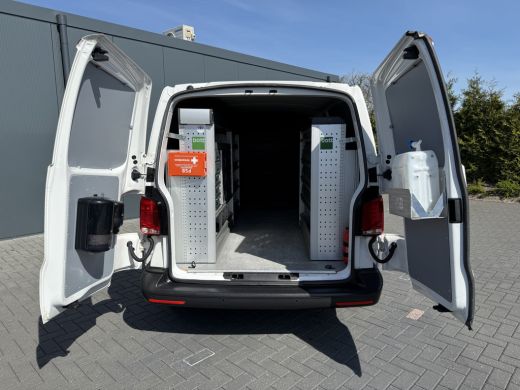 Volkswagen Transporter 2.0 TDI 6.1 / L2H1 / Highline / STOELVERW / 1e EIG. / BOTT INRICHTING / AIRCO / CRUISE / CAMERA /... ActivLease financial lease