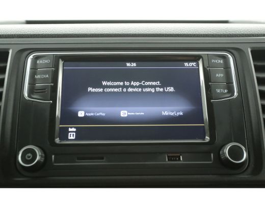 Volkswagen Transporter 2.0 TDI L2H1 Airco Cruise Carplay PDC 3 Persoons 20''LMV Trekhaak Elektrpakket ActivLease financial lease
