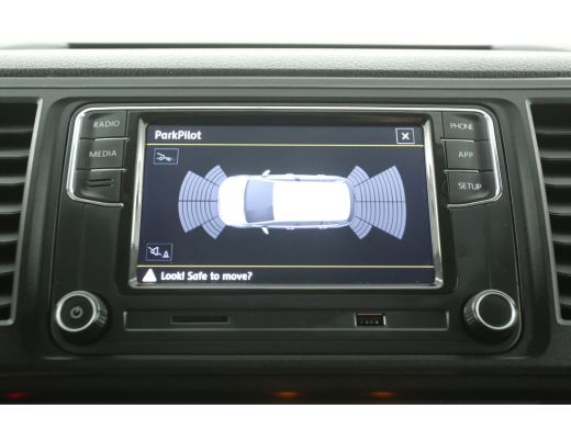 Volkswagen Transporter 2.0 TDI L2H1 Airco Cruise Carplay PDC 3 Persoons 20''LMV Trekhaak Elektrpakket ActivLease financial lease