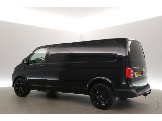 Volkswagen Transporter 2.0 TDI L2H1 Airco Cruise Carplay PDC 3 Persoons 20''LMV Trekhaak Elektrpakket ActivLease financial lease