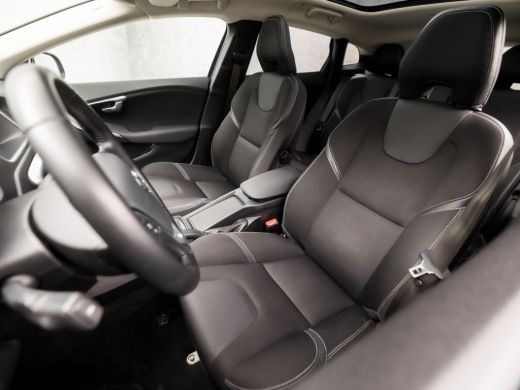 Volvo  V40 1.5 T2 Sport Automaat (PANORAMADAK, NAVIGATIE, CAMERA, GETINT GLAS, STOELVERWARMING, SPORTSTOELEN... ActivLease financial lease