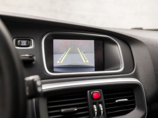 Volvo  V40 1.5 T2 Sport Automaat (PANORAMADAK, NAVIGATIE, CAMERA, GETINT GLAS, STOELVERWARMING, SPORTSTOELEN... ActivLease financial lease