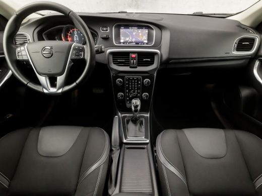 Volvo  V40 1.5 T2 Sport Automaat (PANORAMADAK, NAVIGATIE, CAMERA, GETINT GLAS, STOELVERWARMING, SPORTSTOELEN... ActivLease financial lease