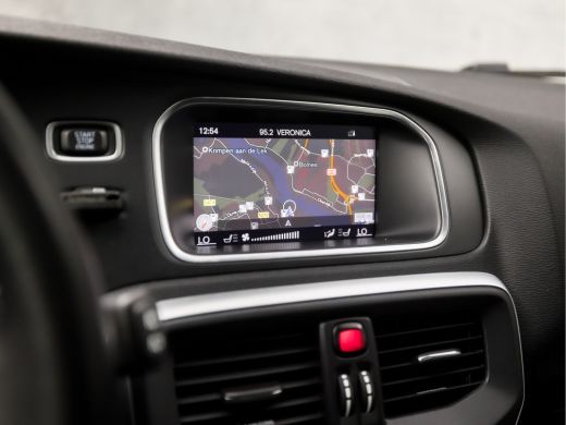 Volvo  V40 1.5 T2 Sport Automaat (PANORAMADAK, NAVIGATIE, CAMERA, GETINT GLAS, STOELVERWARMING, SPORTSTOELEN... ActivLease financial lease