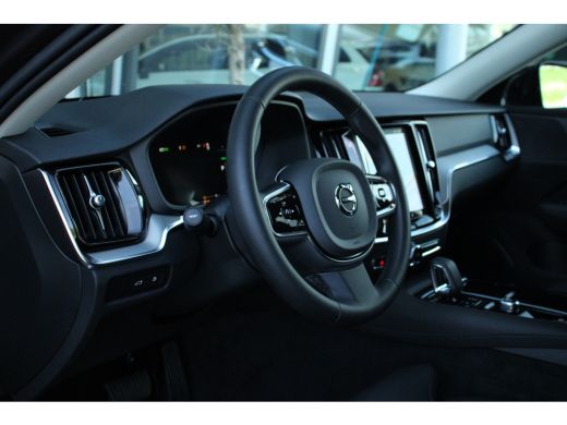 Volvo  V60 T6 AWD Plus Dark | Adaptive Cruise | Stuur/Stoelverwarming | Getint Glas | 19-Inch | BLIS ActivLease financial lease
