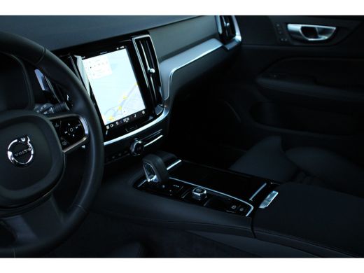 Volvo  V60 T6 AWD Plus Dark | Adaptive Cruise | Stuur/Stoelverwarming | Getint Glas | 19-Inch | BLIS ActivLease financial lease