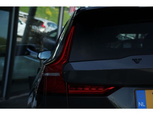 Volvo  V60 T6 AWD Plus Dark | Adaptive Cruise | Stuur/Stoelverwarming | Getint Glas | 19-Inch | BLIS ActivLease financial lease