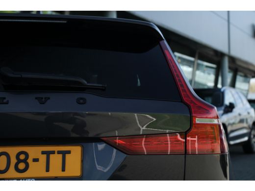 Volvo  V60 T6 AWD Plus Dark | Adaptive Cruise | Stuur/Stoelverwarming | Getint Glas | 19-Inch | BLIS ActivLease financial lease