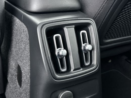 Volvo  XC40 T4 Recharge Inscription Expression | Panoramadak | Trekhaak | /stuurverwarming | Keyless | Elektr... ActivLease financial lease